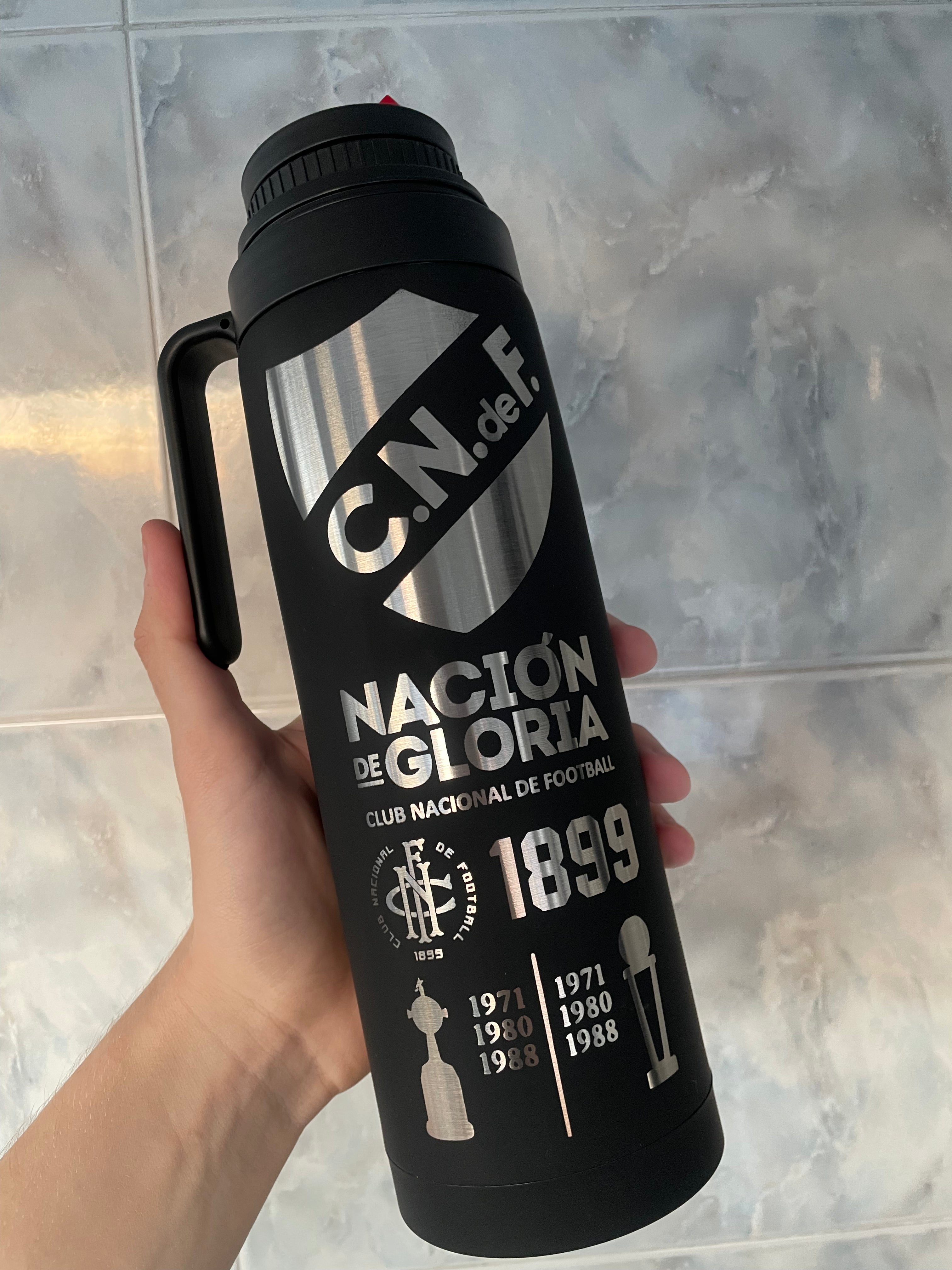 Termo con grabado de Nacional